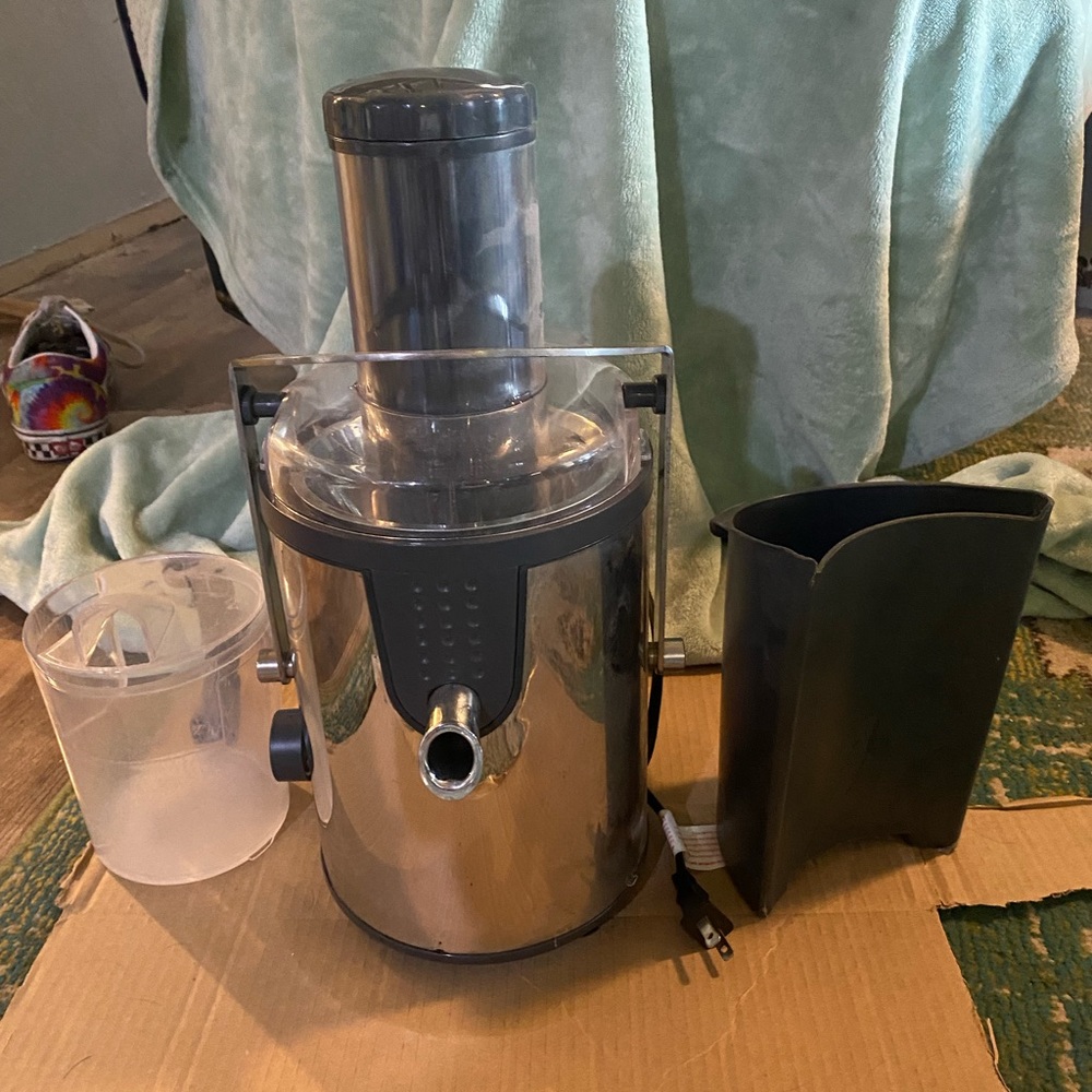 Sensio Bella Juicer High Powered barely used Easy Clean